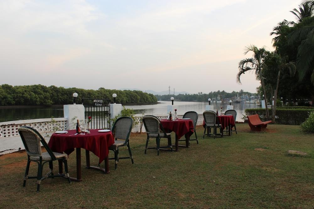The Byke Old Anchor Beach Resort & Spa Cavelossim Extérieur photo